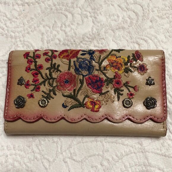 Patricia Nash Handbags - Patricia Nash Wallet Tan Embroidered Trifold Multi Compartment Wallet
